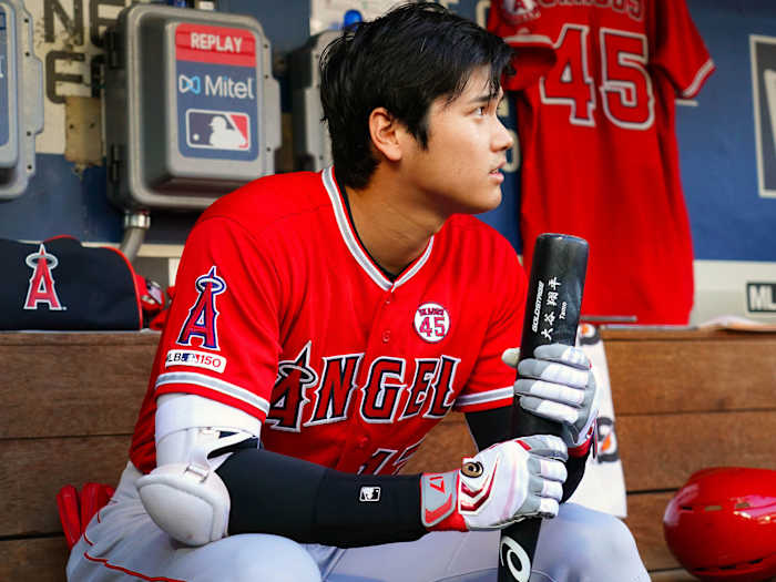 shohei-ohtani-dugout